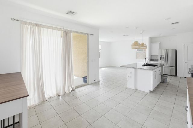 6815 W Encinas Lane, Phoenix, AZ 85043