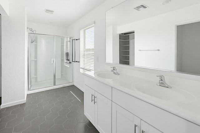 6815 W Encinas Lane, Phoenix, AZ 85043