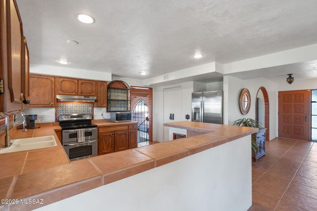 9151 N Riviera Drive, Oro Valley, AZ 85704