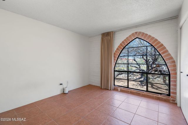 9151 N Riviera Drive, Oro Valley, AZ 85704