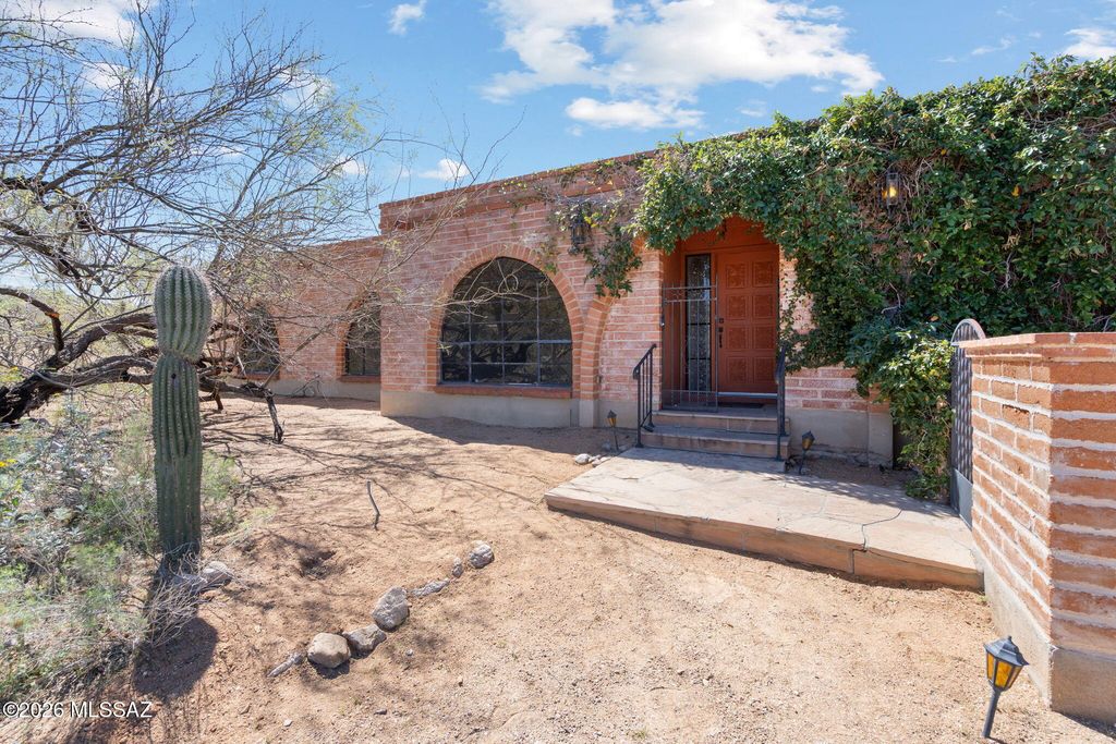 9151 N Riviera Drive, Oro Valley, AZ 85704