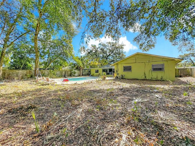 305 ROBIN HILL DRIVE, Altamonte Springs, FL 32701