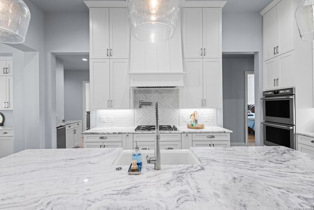 11103 Kendall Canyon, San Antonio, TX 78255