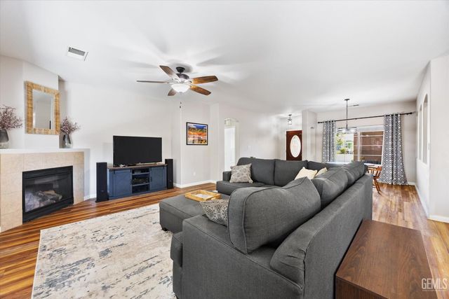 6721 Alderbrook Lane, Bakersfield, CA 93312