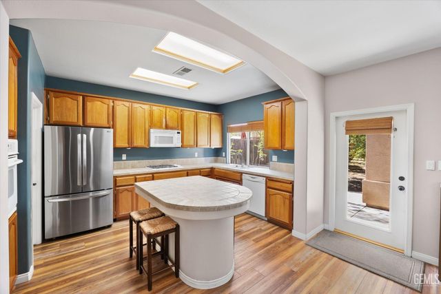 6721 Alderbrook Lane, Bakersfield, CA 93312