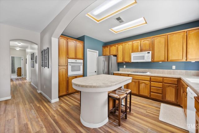 6721 Alderbrook Lane, Bakersfield, CA 93312