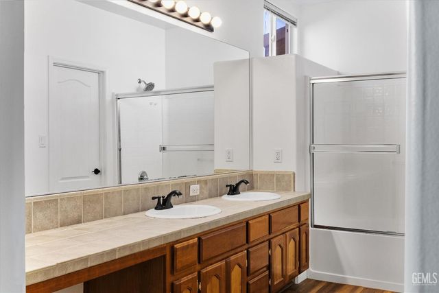 6721 Alderbrook Lane, Bakersfield, CA 93312