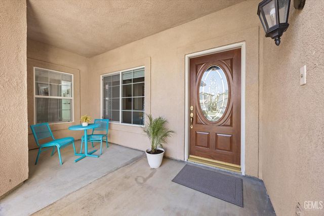 6721 Alderbrook Lane, Bakersfield, CA 93312