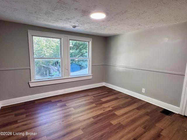 717 W Evelyn Ave, Louisville, KY 40215