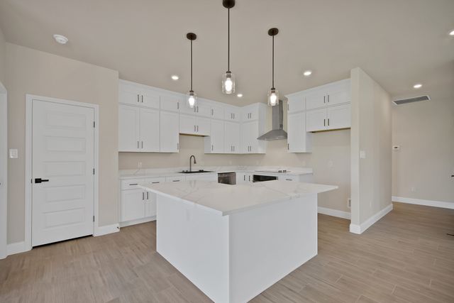 619 Lanai Circle, Runaway Bay, TX 76426