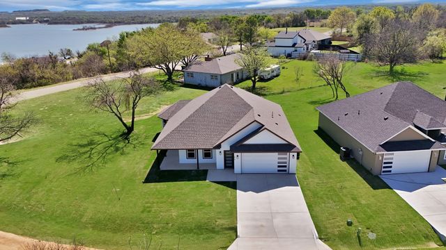 619 Lanai Circle, Runaway Bay, TX 76426