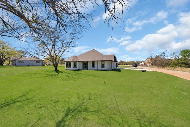 619 Lanai Circle, Runaway Bay, TX 76426