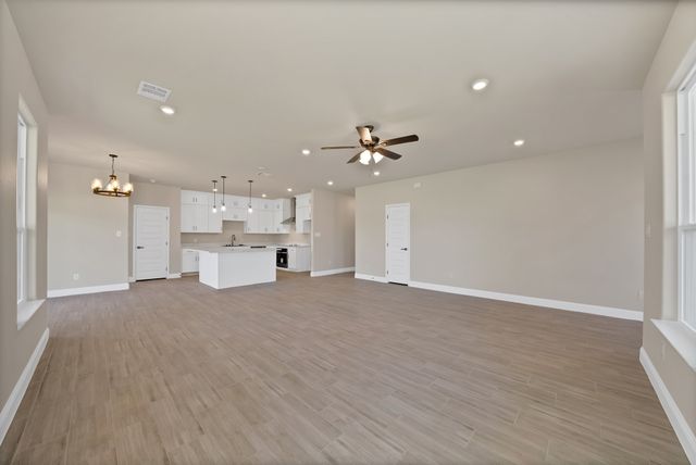 619 Lanai Circle, Runaway Bay, TX 76426