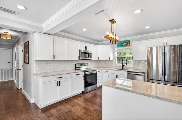 1610 E PARIS STREET, Tampa, FL 33610
