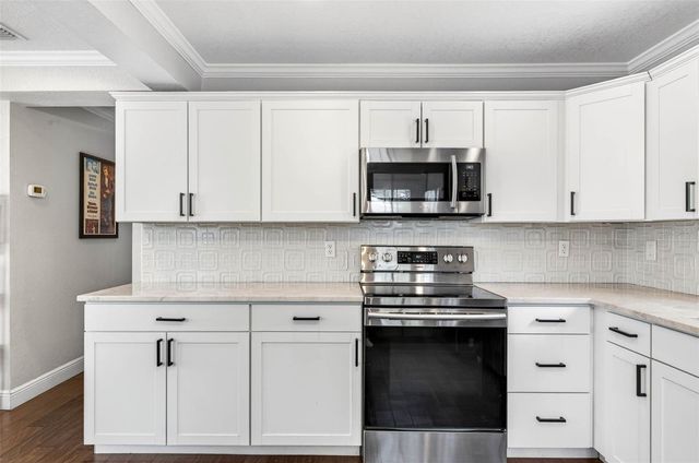 1610 E PARIS STREET, Tampa, FL 33610