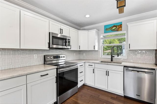 1610 E PARIS STREET, Tampa, FL 33610