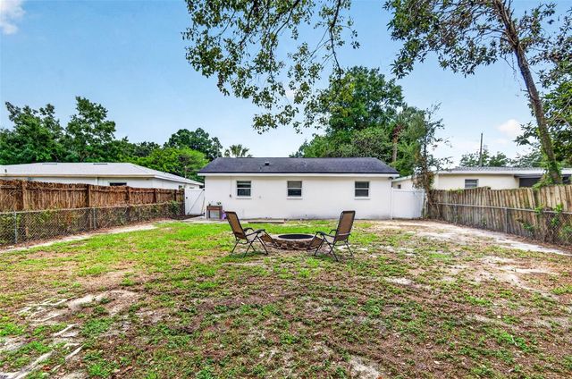 1610 E PARIS STREET, Tampa, FL 33610