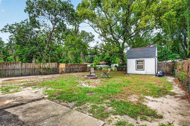 1610 E PARIS STREET, Tampa, FL 33610