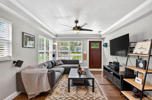 1610 E PARIS STREET, Tampa, FL 33610