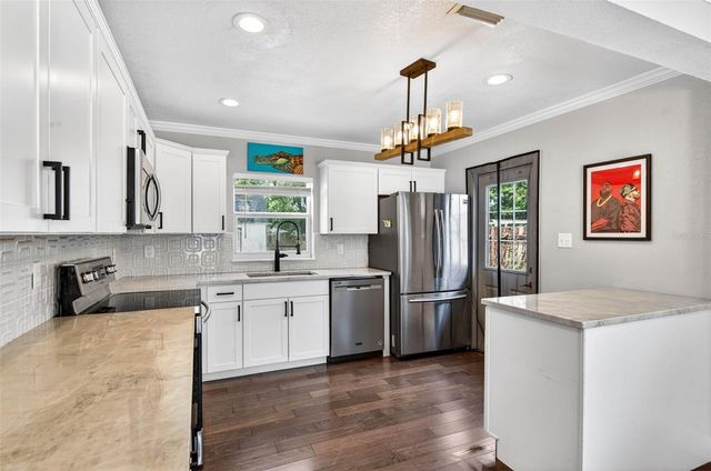 1610 E PARIS STREET, Tampa, FL 33610