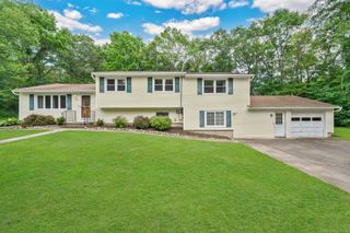 18 Arbor Road, Monroe, CT 06468