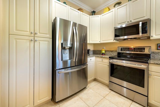 3501 Lakeside Drive, Davie, FL 33328