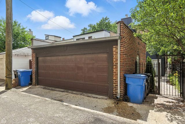 4525 N Artesian Avenue, Chicago, IL 60625