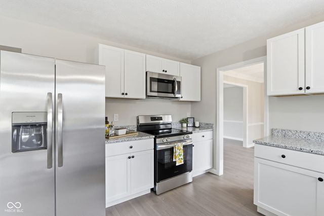 11021 Brentwood Avenue, Zionsville, IN 46077