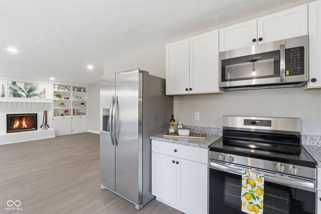 11021 Brentwood Avenue, Zionsville, IN 46077