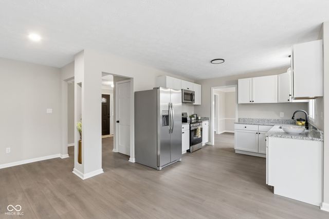 11021 Brentwood Avenue, Zionsville, IN 46077