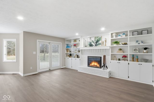 11021 Brentwood Avenue, Zionsville, IN 46077