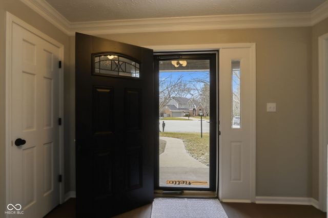 11021 Brentwood Avenue, Zionsville, IN 46077