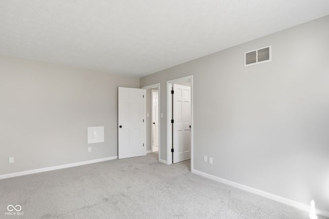 11021 Brentwood Avenue, Zionsville, IN 46077