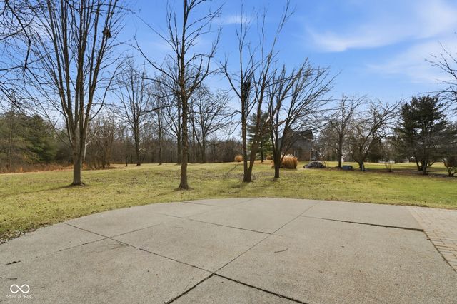 11021 Brentwood Avenue, Zionsville, IN 46077