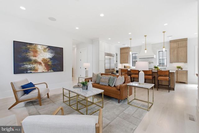 802 N EDGEWOOD ST, Arlington, VA 22201