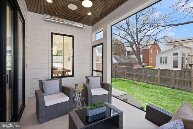 802 N EDGEWOOD ST, Arlington, VA 22201