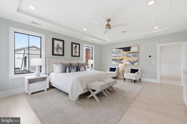 802 N EDGEWOOD ST, Arlington, VA 22201