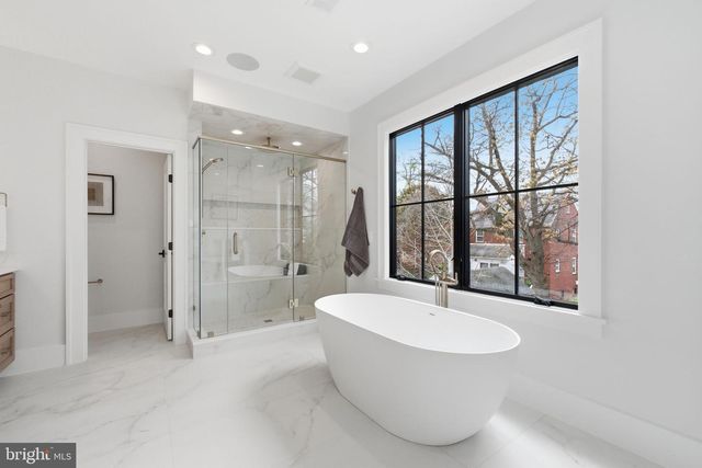 802 N EDGEWOOD ST, Arlington, VA 22201