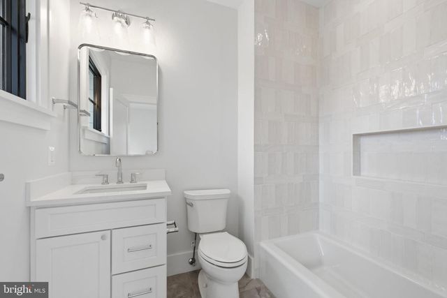 802 N EDGEWOOD ST, Arlington, VA 22201