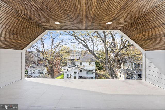 802 N EDGEWOOD ST, Arlington, VA 22201