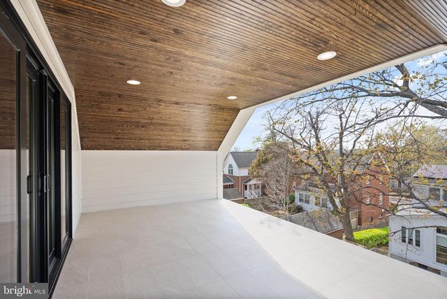 802 N EDGEWOOD ST, Arlington, VA 22201