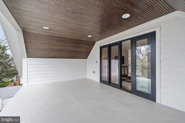 802 N EDGEWOOD ST, Arlington, VA 22201