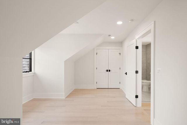 802 N EDGEWOOD ST, Arlington, VA 22201