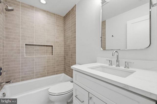 802 N EDGEWOOD ST, Arlington, VA 22201