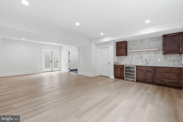 802 N EDGEWOOD ST, Arlington, VA 22201