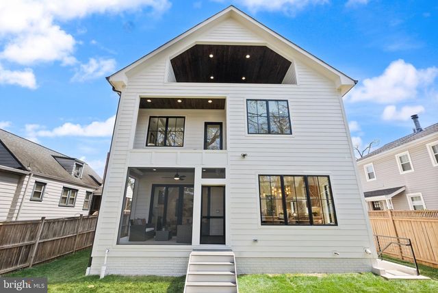 802 N EDGEWOOD ST, Arlington, VA 22201