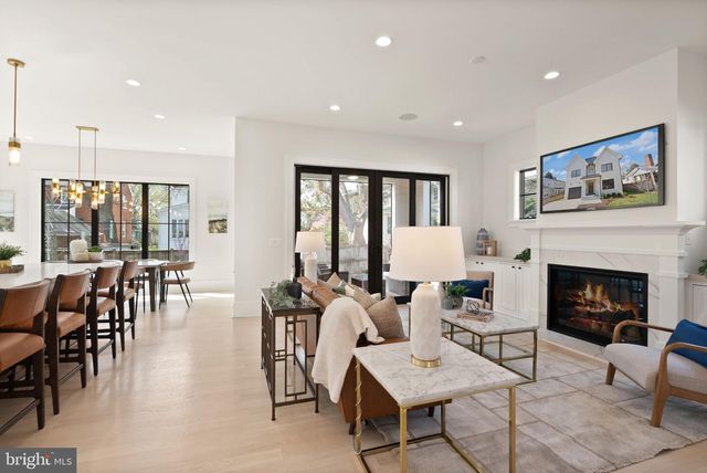 802 N EDGEWOOD ST, Arlington, VA 22201