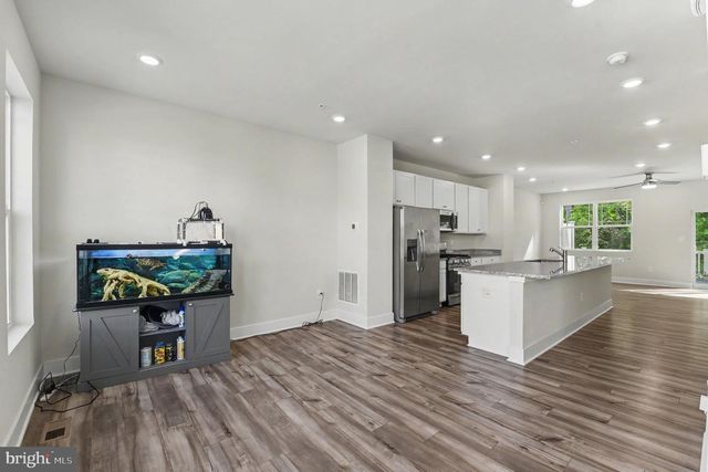 238 WATERSTONE RD, Essex, MD 21221