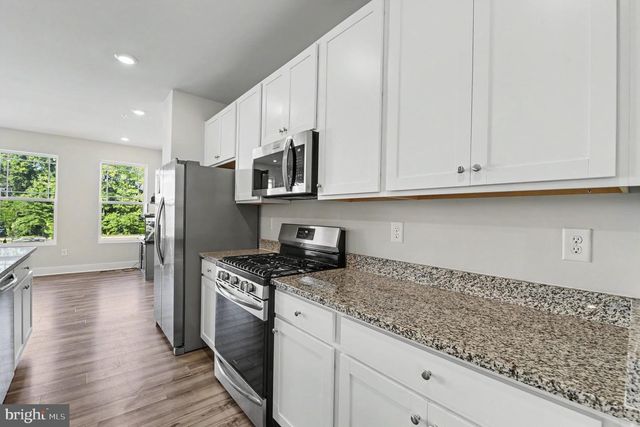 238 WATERSTONE RD, Essex, MD 21221