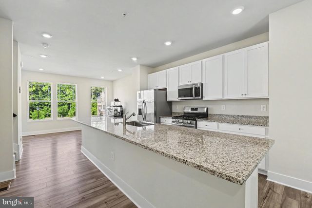 238 WATERSTONE RD, Essex, MD 21221
